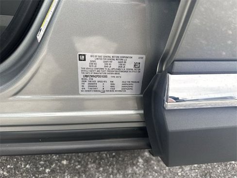 Used 2023 Buick Envision Essence image 30