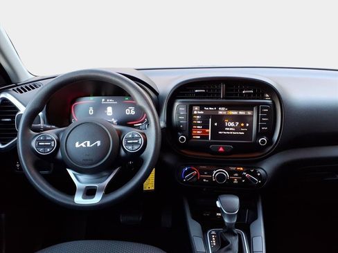 Used 2023 Kia Soul LX image 14