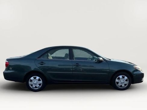 Used 2005 Toyota Camry LE FWD image 9