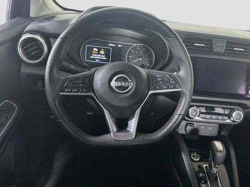 Used 2025 Nissan Versa SR FWD image 17