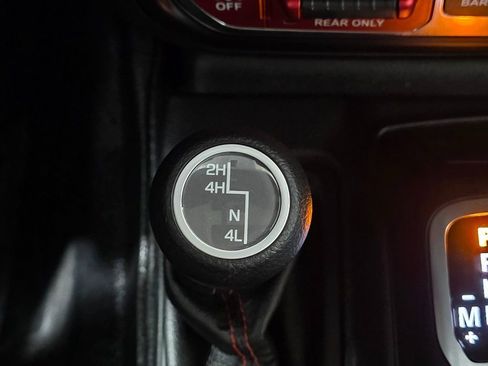 Used 2020 Jeep Wrangler Unlimited Rubicon w/ Dual Top Group image 31