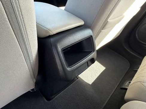 Used 2023 Honda HR-V LX image 17