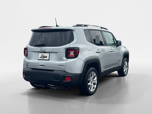 Used 2018 Jeep Renegade Latitude w/ Cold Weather Group AWD/4WD image 4