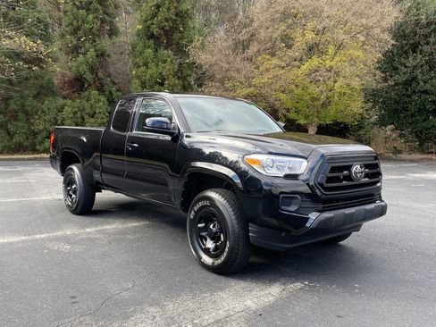 Used 2021 Toyota Tacoma SR w/ SR Convenience Package image 2