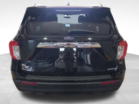 Used 2023 Ford Explorer XLT image 9