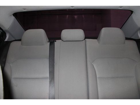 Used 2017 Hyundai Elantra SE image 24