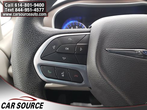 Used 2021 Chrysler Voyager L image 13