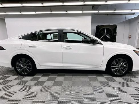 New 2026 Nissan Sentra SL w/ Floor Mat Package FWD image 18