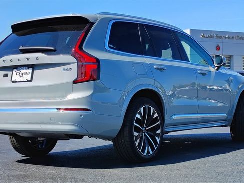 New 2026 Volvo XC90 B6 Plus w/ Protection Package image 3