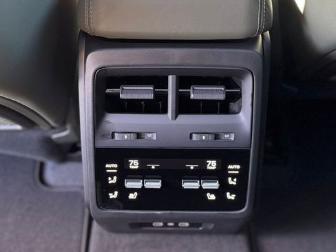 New 2025 Porsche Macan 4 Electric AWD/4WD image 32
