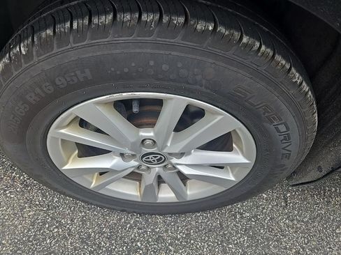 Used 2025 Toyota Camry LE FWD image 14