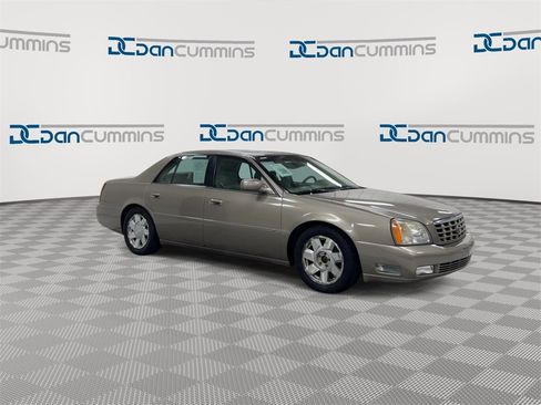 Used 2002 Cadillac De Ville DTS w/ Premium Equipment Pkg image 2