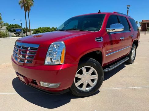 Used 2013 Cadillac Escalade AWD image 1