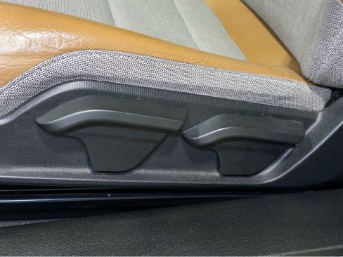 Used 2017 BMW i3 94 Ah w/Range Extender image 7