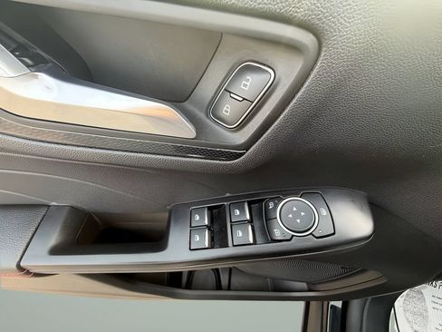 Used 2025 Ford Escape ST-Line Select AWD/4WD image 18