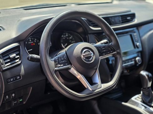 Used 2020 Nissan Rogue Sport SV FWD image 19