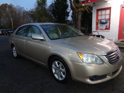 Used 2008 Toyota Avalon XL image 3