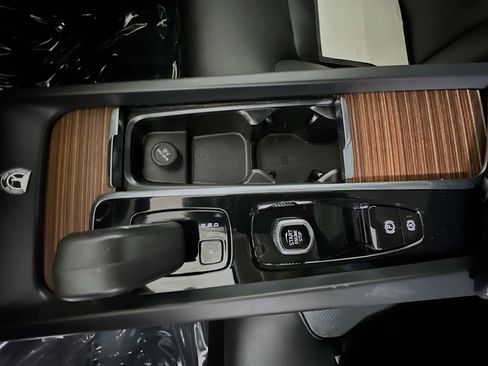 Used 2024 Volvo S60 B5 Plus image 21