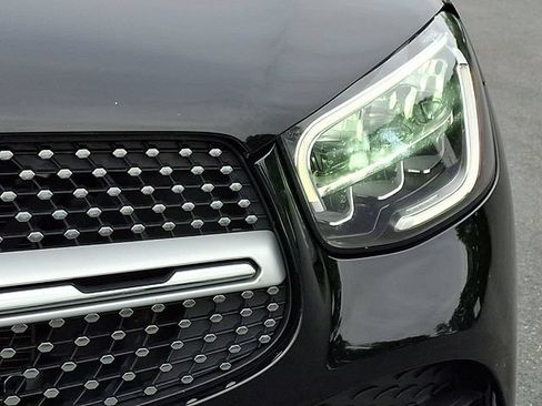 Used 2020 Mercedes-Benz GLC 300 4MATIC image 12