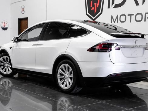 Used 2020 Tesla Model X Long Range image 12