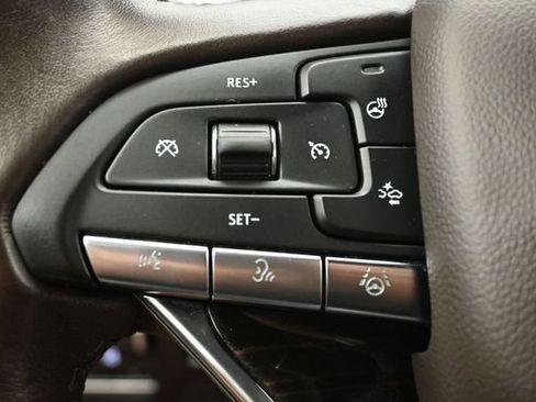 Used 2022 Cadillac Escalade ESV Sport w/ LPO, ONYX Package AWD/4WD image 23