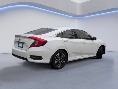 Used 2018 Honda Civic EX-L image 4