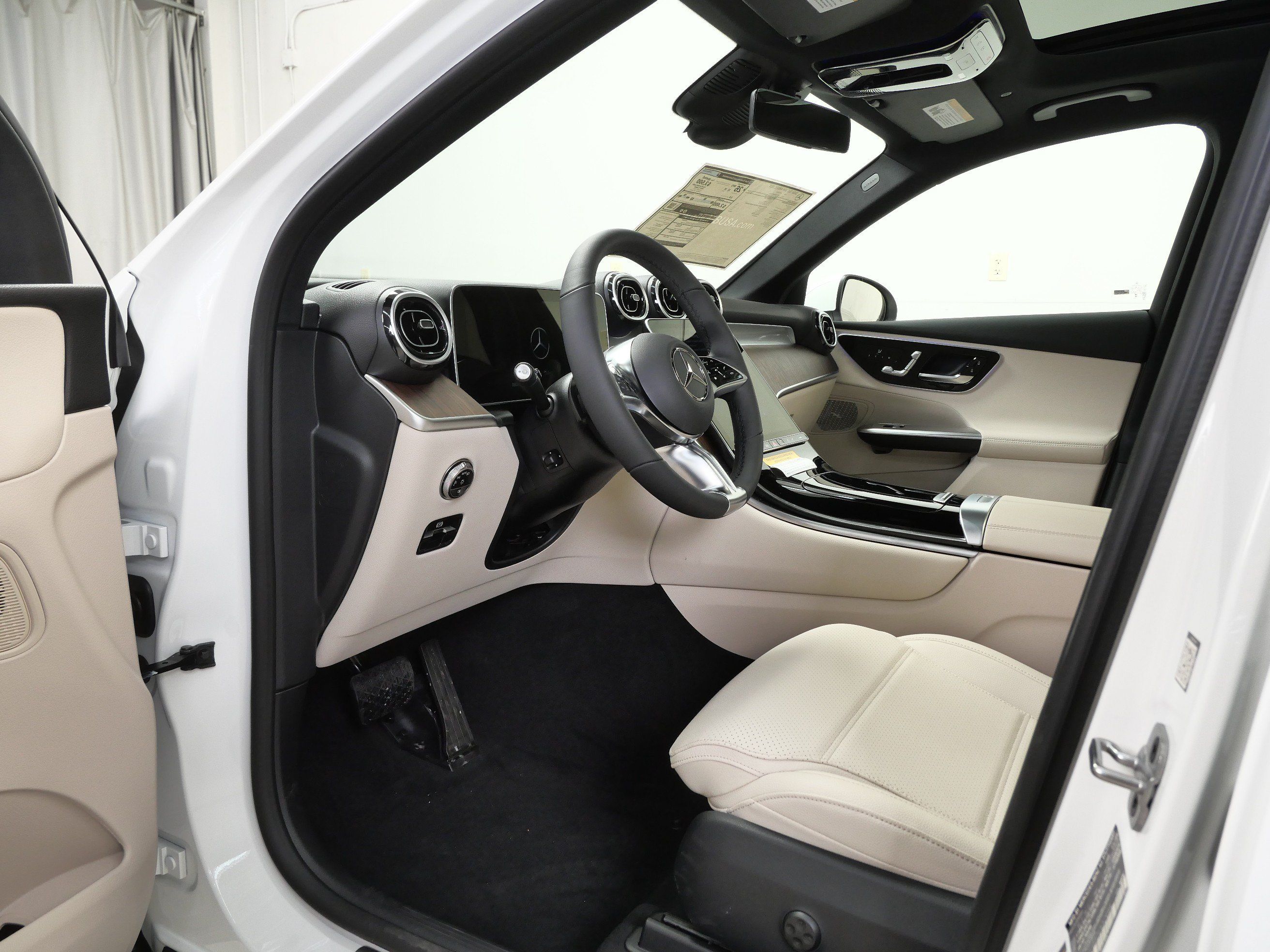 New 2026 Mercedes-Benz GLC 300 4MATIC image 8