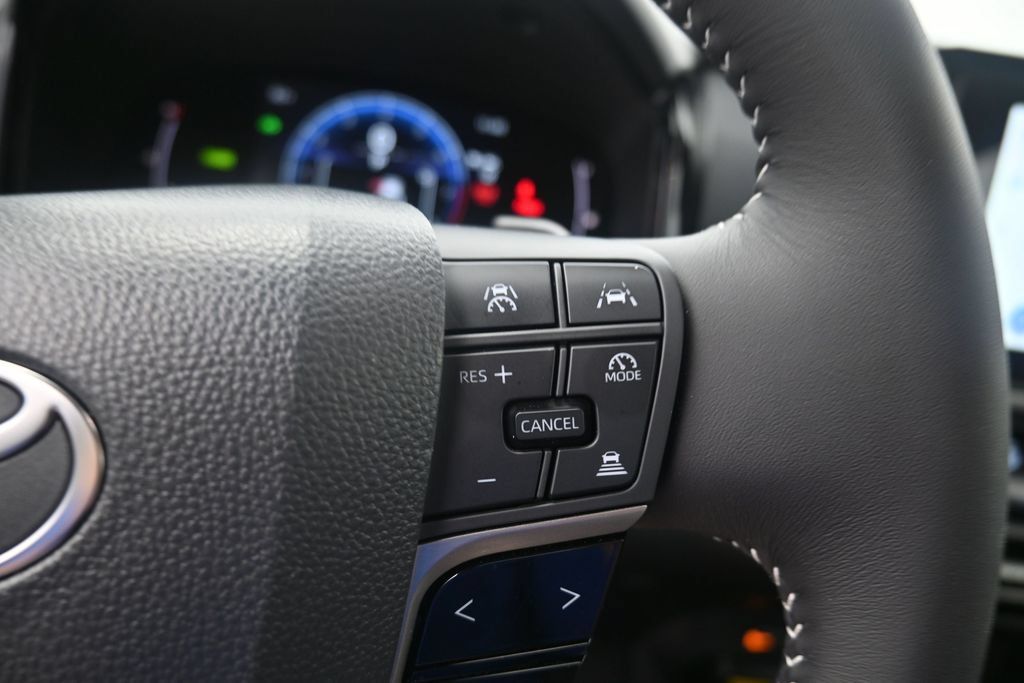 Used 2026 Toyota Camry SE w/ Convenience Package FWD image 22