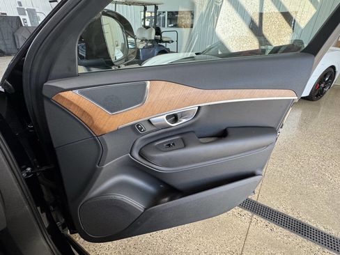 Used 2024 Volvo XC90 B6 Core w/ Protection Package Premier image 40