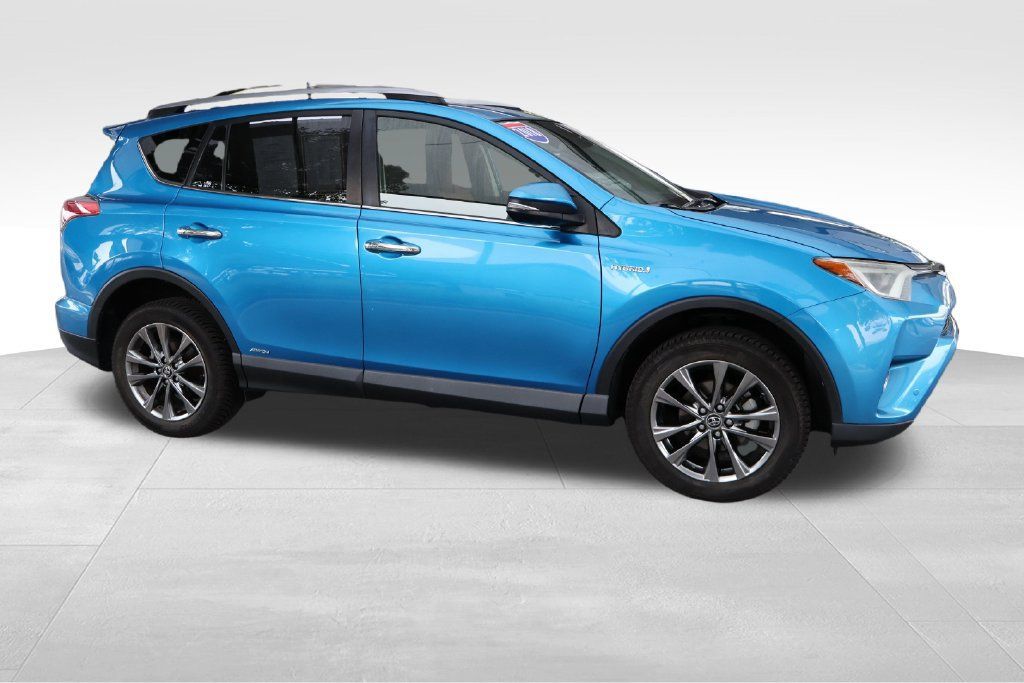 Certified 2018 Toyota RAV4 Limited w/ Advanced Technology Package AWD/4WD image 18