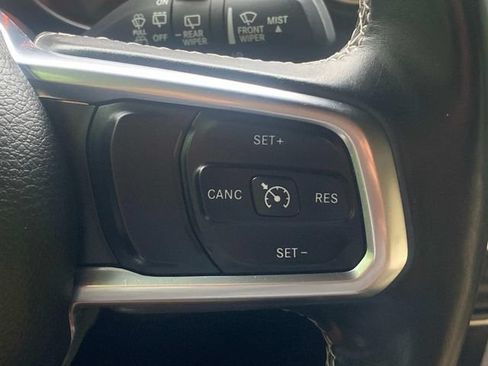Used 2018 Jeep Wrangler Unlimited Sahara AWD/4WD image 21