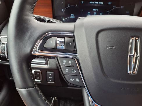 Used 2024 Lincoln Navigator Reserve image 16