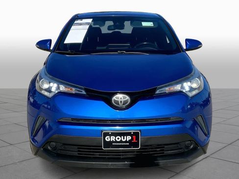 Used 2018 Toyota C-HR XLE image 3