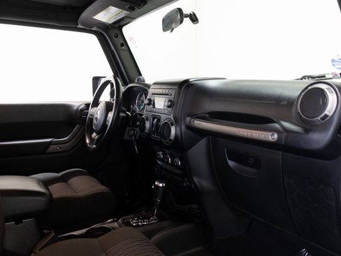 Used 2012 Jeep Wrangler Unlimited Sport image 20