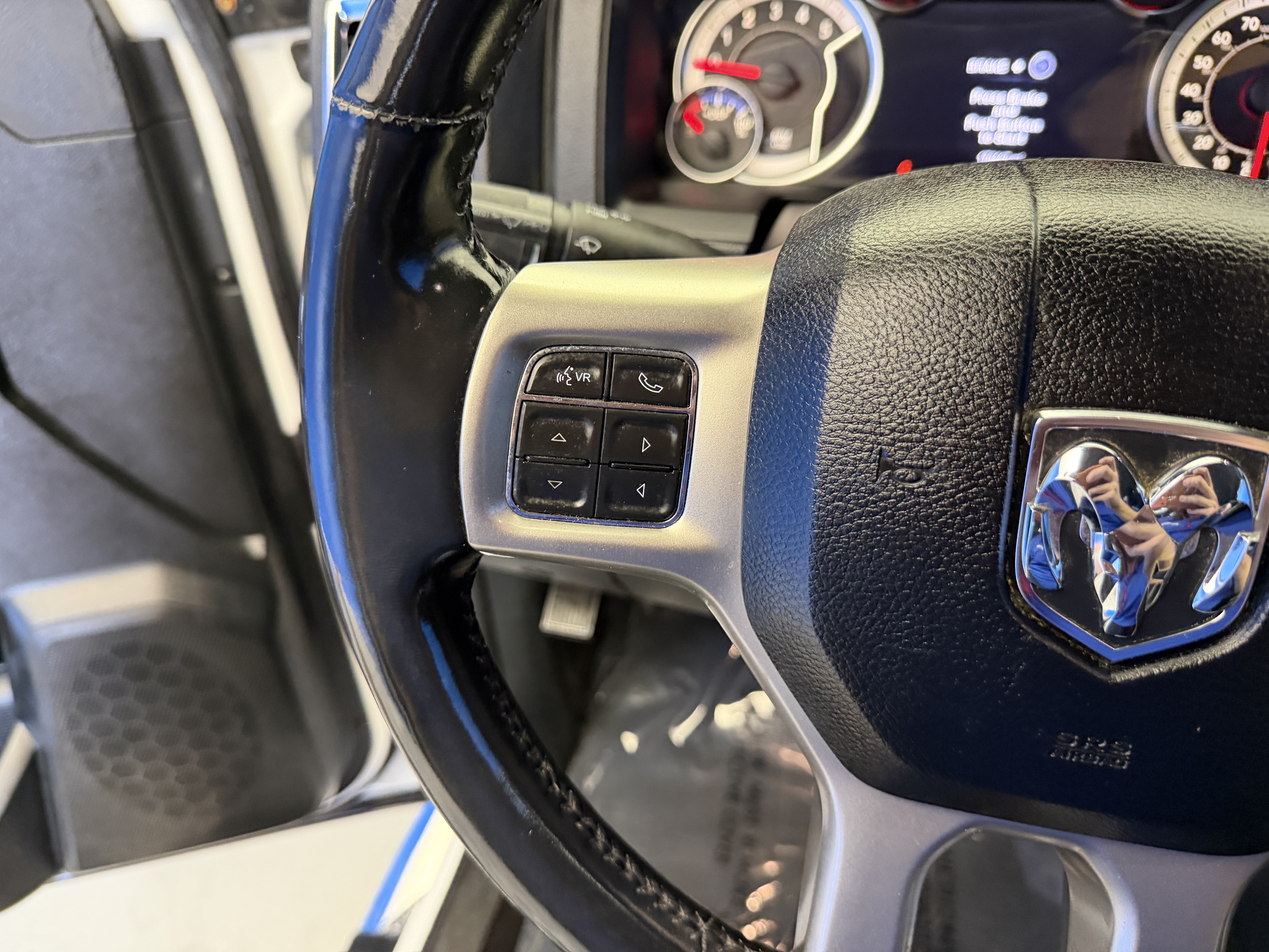 Used 2017 RAM 1500 Laramie w/ Convenience Group AWD/4WD image 17