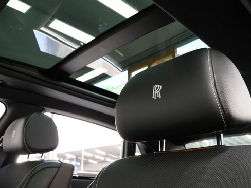 Used 2019 Rolls-Royce Ghost Extended Wheelbase RWD image 18