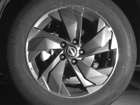 Used 2025 Nissan Rogue SV FWD image 12