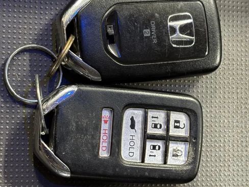 Used 2017 Honda Odyssey Touring image 41