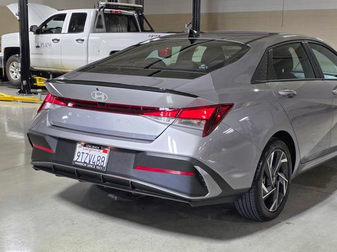 Certified 2025 Hyundai Elantra Sport FWD image 11