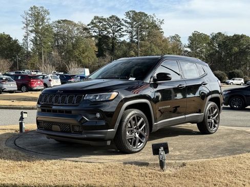 New 2026 Jeep Compass Latitude image 3