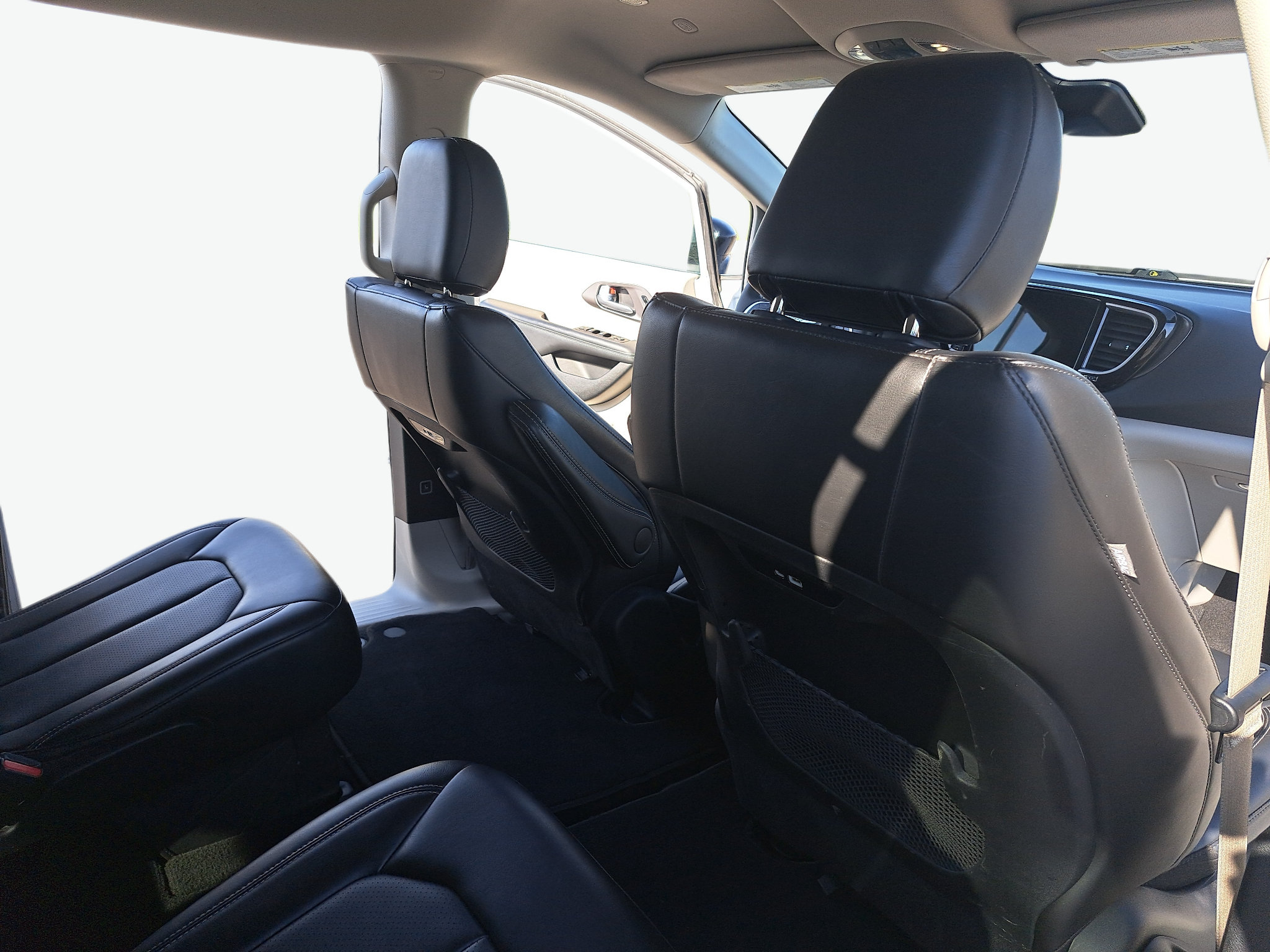 Certified 2024 Chrysler Pacifica Touring-L FWD image 12