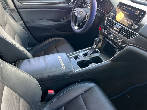Used 2018 Honda Accord Sport image 17