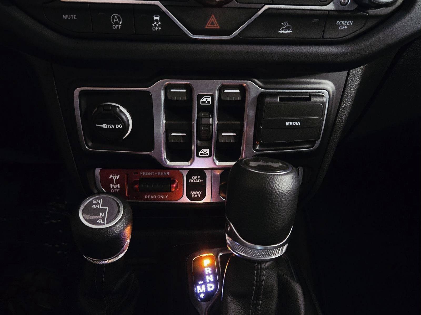 Used 2026 Jeep Wrangler Unlimited Rubicon AWD/4WD image 24