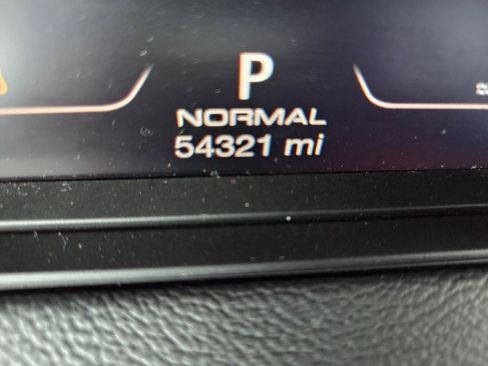 Used 2022 Maserati Levante GT image 19