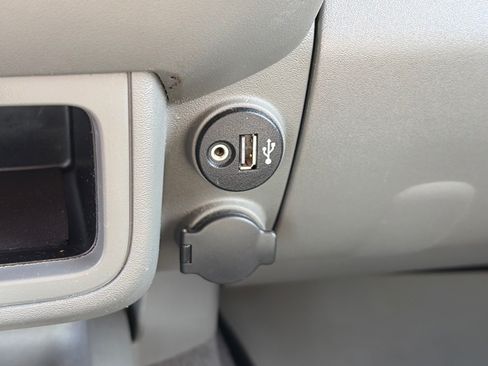 Used 2018 Nissan Frontier SV AWD/4WD image 14