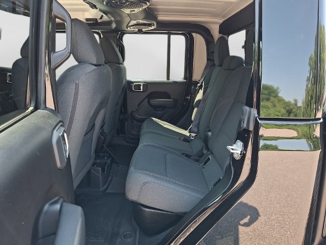 Used 2024 Jeep Gladiator Sport AWD/4WD image 12