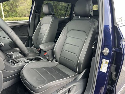 Certified 2022 Volkswagen Tiguan SEL R-Line image 11