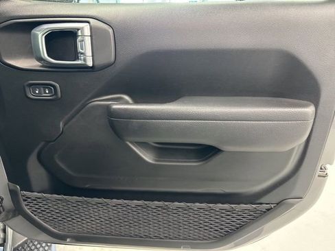 Used 2022 Jeep Wrangler Unlimited Sport image 21