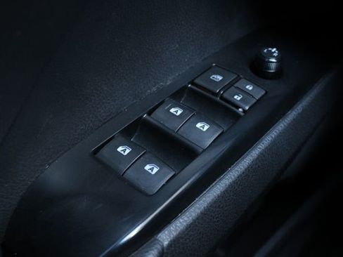 Used 2018 Toyota Camry LE image 7