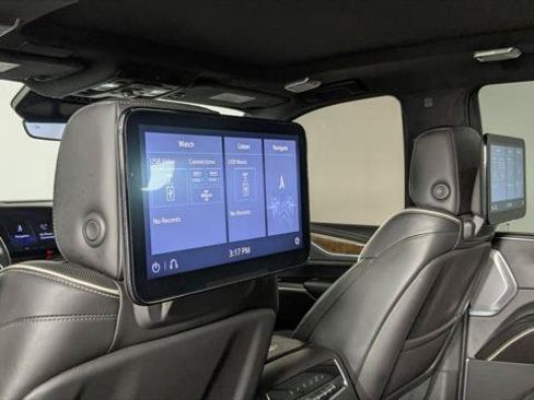 Used 2021 Cadillac Escalade Premium Luxury Platinum AWD/4WD image 38